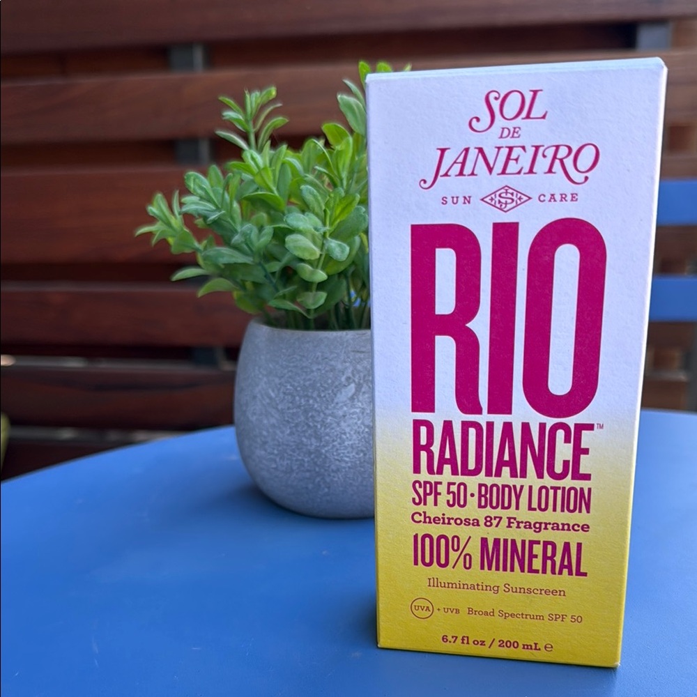 💠New Sol De Janeiro Rio Radiance SPF50 Lotion - Picture 2 of 8